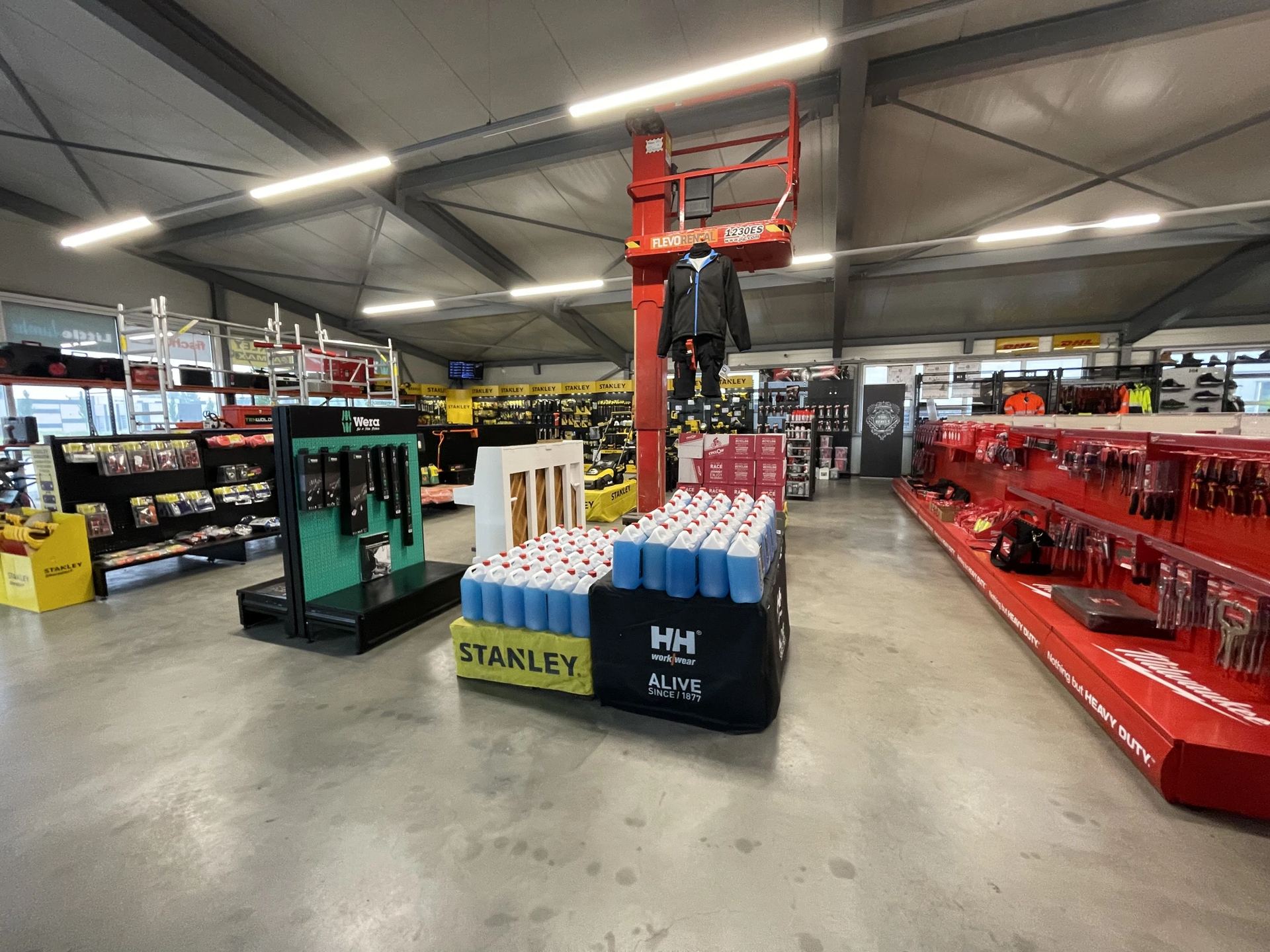 Interieur van de winkel van Ten Wolde Tools
